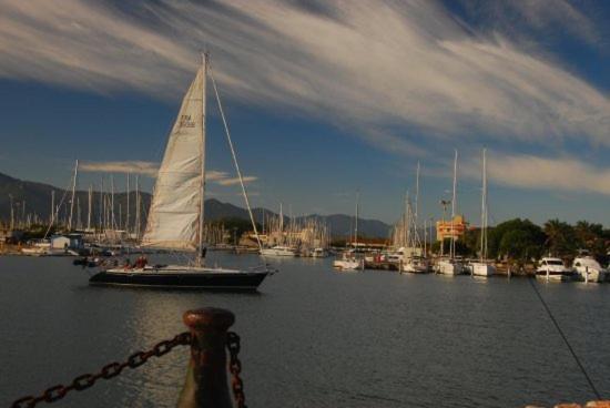 Muriel Le Mar Estang Canet-en-Roussillon Exteriör bild